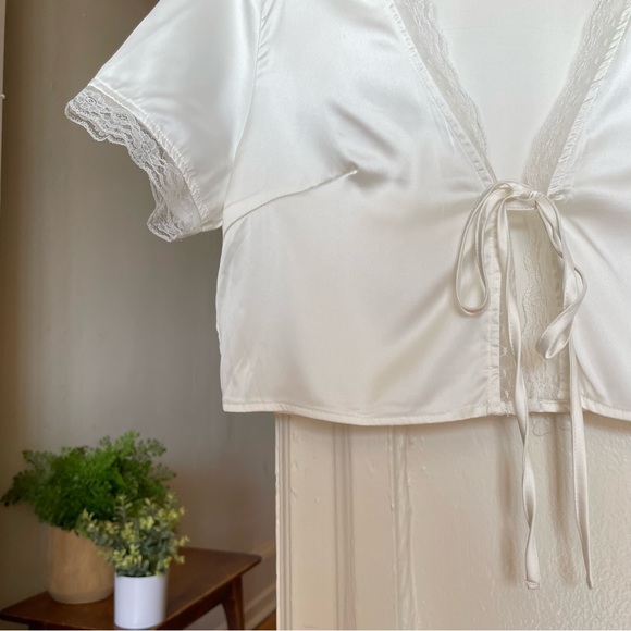 2/$20 Shein Tie-Front Lace Trimmed Crop Top - Picture 4 of 16